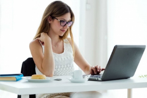 4 tiêu chí nên biết khi chọn laptop học online tại nhà