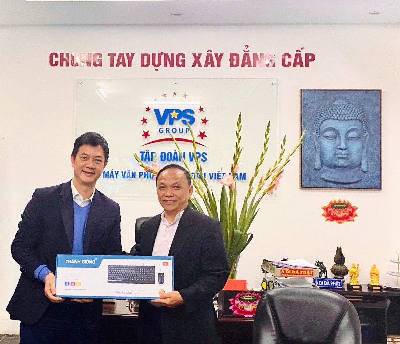 TẬP ĐOÀN VPS - MÁY TÍNH THÁNH GIÓNG: ĐƯA MÁY VĂN PHÒNG TỚI MỌI MIỀN TỔ QUỐC